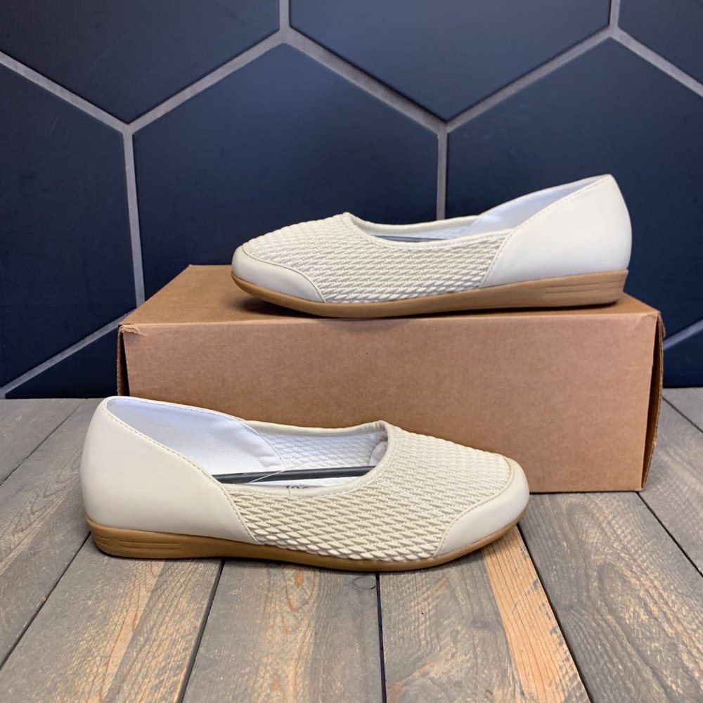 ~New W/O Box! Womens Stretch N Form Beacon Cream Slip On Flats Comfort Size 10